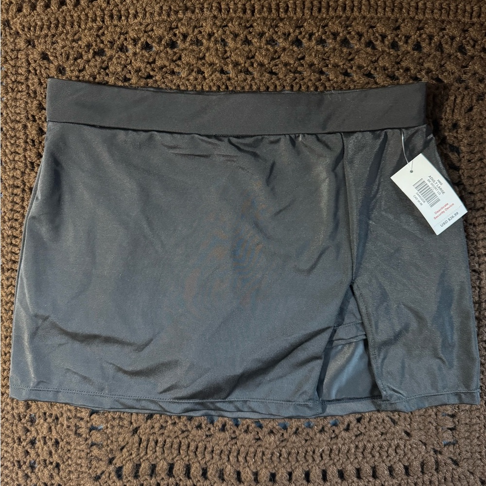 🌟 3/$20 Eligible - NWT Black Skort with Slit